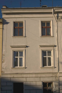 Vul. Valova, 29. 2nd and 3rd floor windows