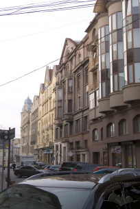 Vul. Valova, 13. A view from the east