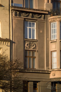 Vul. Valova, 13. A fragment of the main facade (2nd and 3rd floor level)
