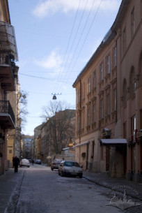 Вул. Краківська, 11. Вигляд із західної частини вул. Вірменської