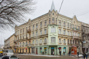 Vul. Ivana Franka, 17 – residential building