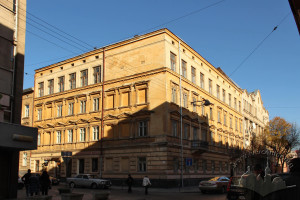 Вул. Пекарська, 9 – будинок Львівського технікуму легкої промисловості