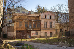 Вул. Коновальця, 21 – вілла (не існує)