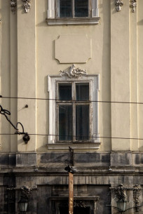 Pl. Rynok, 17. A 2nd floor window