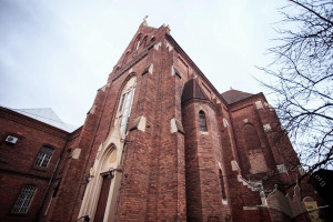 Вул. Генерала Чупринки, 70 – церква св. Климента (кол. костел.Матері Божої Неустанної Помочі і св. Йосифа)