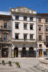 Pl. Rynok, 24. The main facade