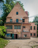 Вул. Горбачевського, 19 – офісний будинок (колишній житловий)