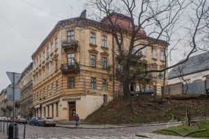 Vul. Mykoly Lysenka, 2 – residential building