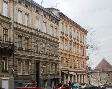 Vul. Lysenka, 2 and 4. A view from the northeastern side. On the right, the Gunpowder tower (Porokhova vezha).