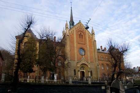 Vul. Lysenka, 43. A view of the principal facade