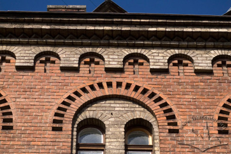 Vul. Lysenka, 43. Detail of the facade decor