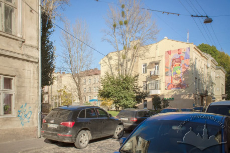Вул. Сянська. Вільна ділянка між будинками де до 1941 року розміщувалися Бейт Гамідраш та синагога товариства "Бейт Лехем"
