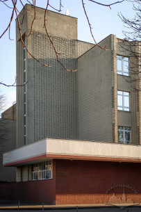 Вул. Федьковича, 54-56. Акцентована наріжна частина будинку