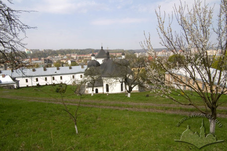 Vul. Khmelnytskoho, 36. A view from the east