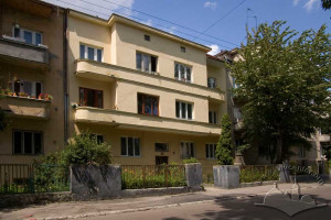 Вул. Котляревського, 42 – житловий будинок