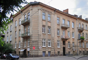 Вул. Левинського, 1 – житловий будинок