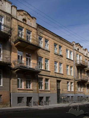Вул. Левинського, 4 – житловий будинок