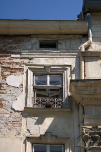 Pl. Rynok, 7. A 4th floor window