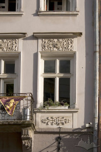 Pl. Rynok, 15. A 2nd floor window
