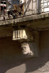 Pl. Rynok, 15. A carved stone renaissance corbel supportind the 2nd floor balcony