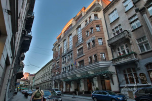 Вул. Олександра Фредра, 5 – готель "Нобіліс"