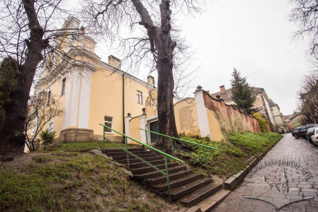 Vul. Hrushevskoho, 2. Vul. Hrushevskoho, 2.