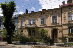 Ul. Kotlarewskiego, 27 – budynek mieszkalny