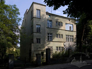 Вул. Котляревського, 55 – житловий будинок