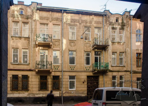 Вул. Глибока, 21 – житловий будинок