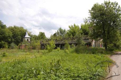 Vul. Instrumentalna, 49.  Former sports complex derelict building.