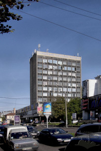 Просп. В. Чорновола, 4. Вигляд з півдня