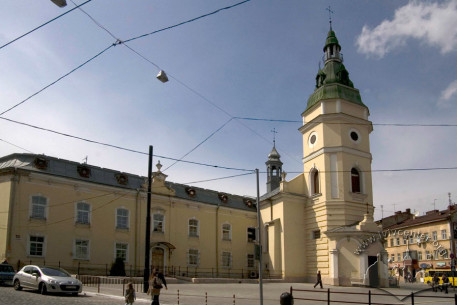 Ul. Horodocka, 32. Budynki dawnego kościoła i klasztoru, widok od strony południowo-wschodniej