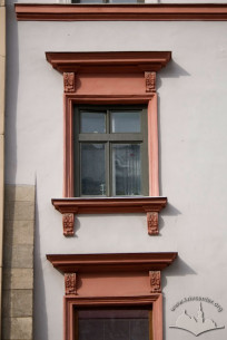 Pl. Rynok, 27. A 3rd floor window
