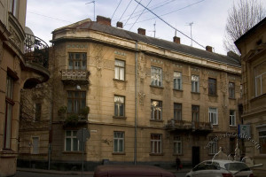 Вул. Грицька Чубая, 1 – житловий будинок