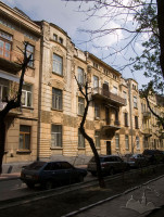 Вул. Грицька Чубая, 3 – житловий будинок