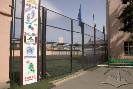 Vul. Fedkovycha, 30-32. The entrance to the club's stadium.