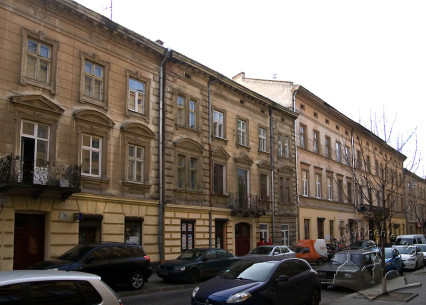 Vul. Pekarska, buildings #20, 18, 16. A view from northeast