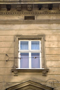 Vul. Pekarska, 18. A 3rd floor window
