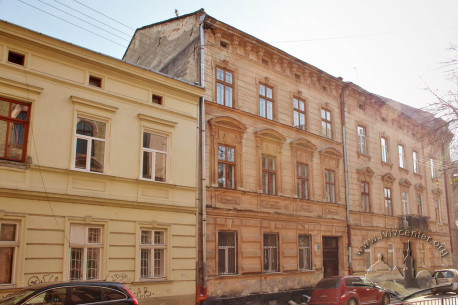 Vul. Konyskoho, 1, 3, 5.