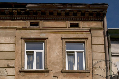 Vul. Halytska, 3. Main facade fragment (4th floor level)