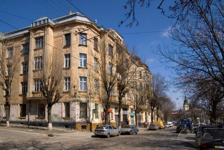 Вул. Шевченка, 24. Вигляд зі сходу