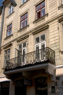 Vul. Halytska, 15. 2nd floor balcony