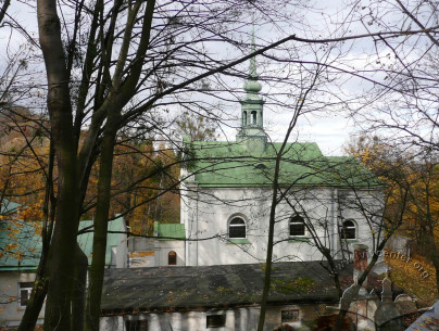 Вул. Довбуша, 24. Вид на південний фасад церкви
