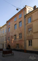 Vul. Lesi Ukrainky, 14 – residential building