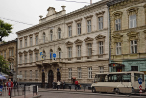 Вул. Січових Стрільців, 19 – корпус ЛНУ ім. Франка (колишній житловий будинок)