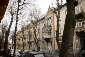 Вул. Грюнвальдська, 10 – житловий будинок