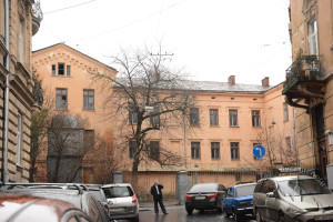 Вул. Каліча Гора, 5 – покинутий будинок