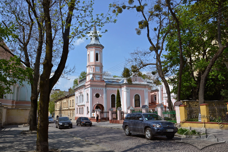 Вул. Пекарська, 55-59 – комплекс будівель колишнього монастиря Воскресенців