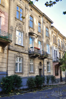 Vul. Kravchuka, 8 – residential building