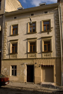 Вул. Староєврейська, 10. Головний фасад будинку